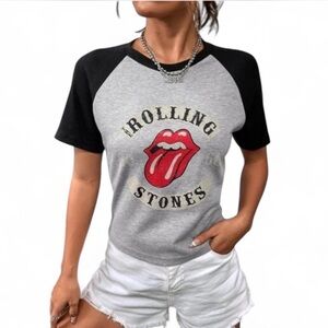 THE ROLLING STONES MOUTH AND LETTER PRINT RAGLAN SLEEVE TEE SIZE MEDIUM